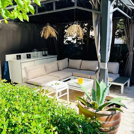 Superbe Avec Terrasse Jardin Et Parking Privé Apartamento