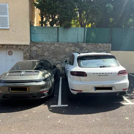 Superbe Avec Terrasse Jardin Et Parking Privé Appartamento Saint-Tropez