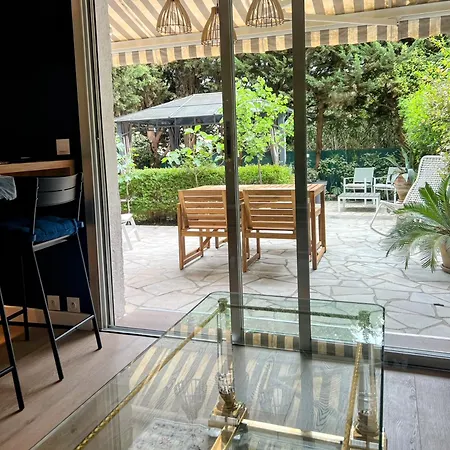 Superbe Avec Terrasse Jardin Et Parking Privé Saint-Tropez