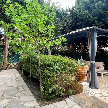 Appartement Superbe Avec Terrasse Jardin Et Parking Prive *