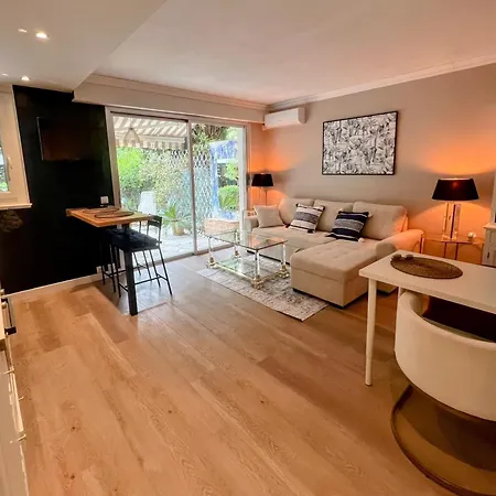 Appartement Superbe Avec Terrasse Jardin Et Parking Prive *